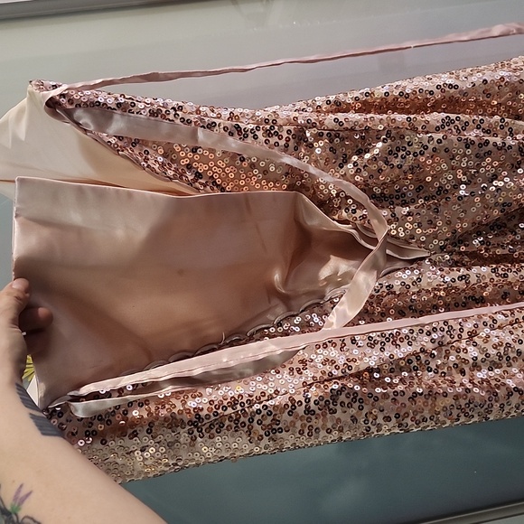 Dress - Picture 2 of 6